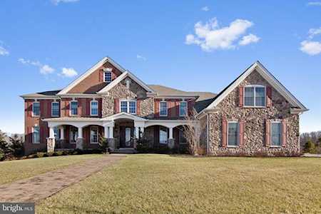 25 Preakness Dr Monroe Township, NJ 08831