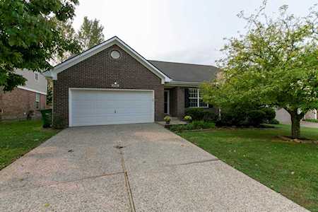 4702 Oak Pointe Dr Louisville, KY 40245