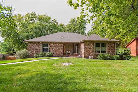 4325 Hillcrest Dr St Joseph, MO 64506