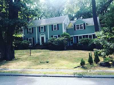 2 Durham Dr Lynnfield, MA 01940