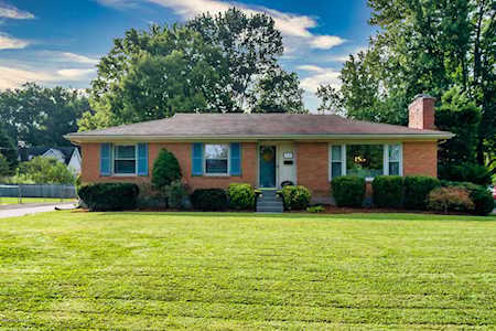 52 Hallsdale Dr Louisville, KY 40220
