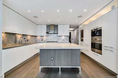 6333 West Boulevard #201 Vancouver, BC V6M 0C1