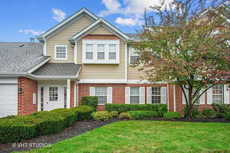 208 Winnsboro Ct #B Schaumburg, IL 60193