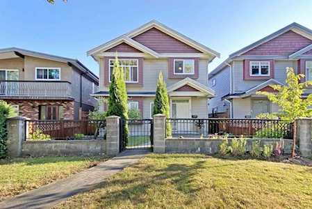 2418 E 19th Avenue Vancouver, BC V5M 2R9