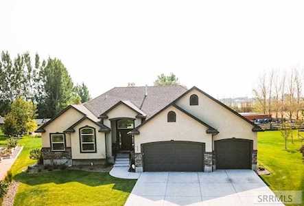 4922 E Casa Grande Drive Idaho Falls, ID 83401