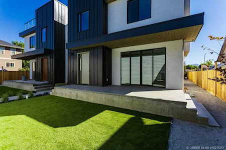 1338 Ethel Street Kelowna, BC V1Y2X2