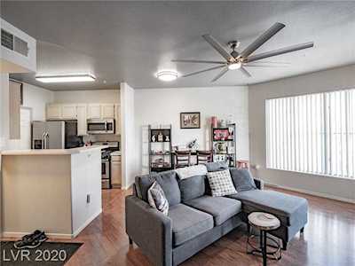 7147 Durango Dr #304 Las Vegas, NV 89113