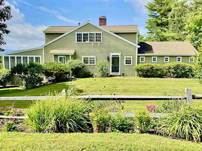 67 Hayfield Ln New London, NH 03257