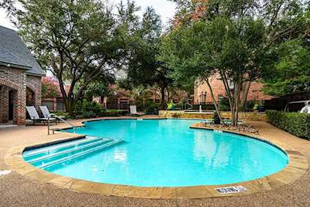 4159 Towne Green Circle Addison, TX 75001