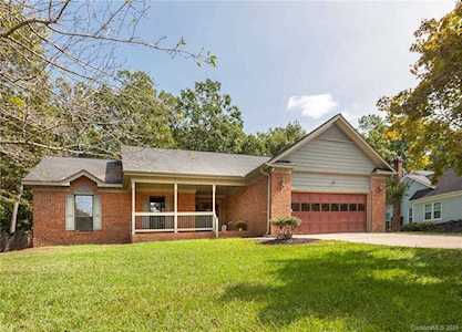 1121 Hawthorne Dr Indian Trail, NC 28079