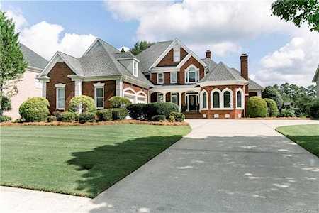 1608 Emerald Lake Dr Matthews, NC 28104