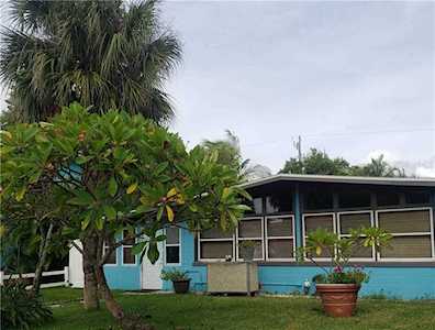 2403 Avenue C Bradenton Beach, FL 34217