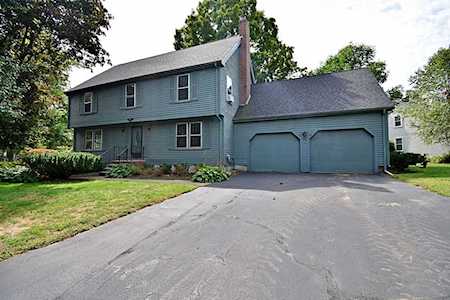 26 Pinecone Ln Southborough, MA 01772