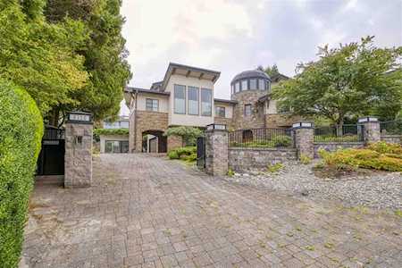 6350 Mesa Court Burnaby, BC V5E 3W3