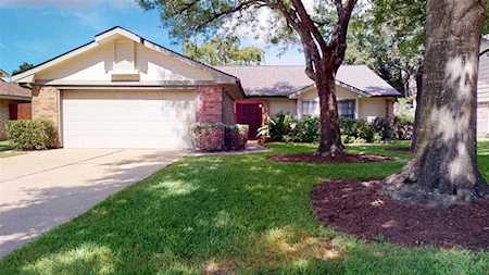 9902 Gold Cup Way Houston, TX 77065