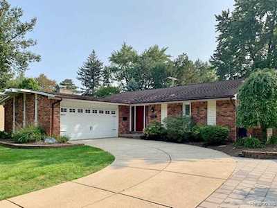 14248 Ramblewood St Livonia, MI 48154