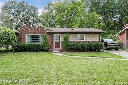 22159 W Brandon St Farmington Hills, MI 48336