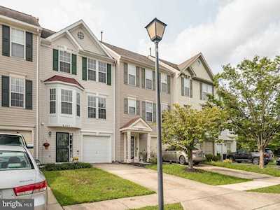 6107 Silver Leaf Ln District Heights, MD 20747