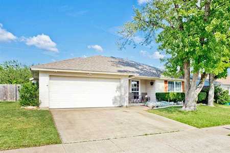 7604 Echo Hill Drive Watauga, TX 76148