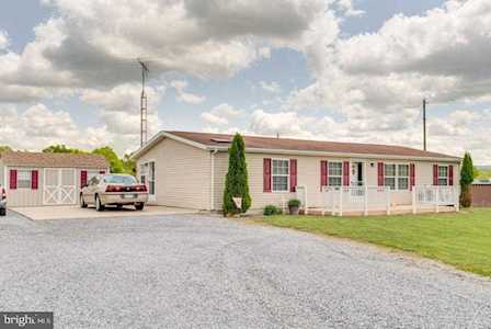 224 Crossroads School Hedgesville, WV 25427