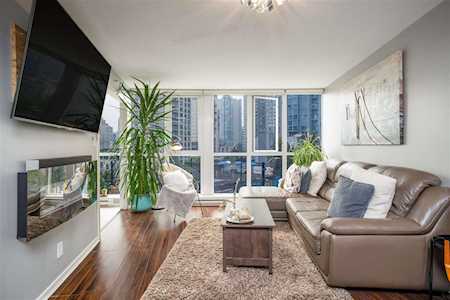 1199 Seymour Street #304 Vancouver, BC V6B 1K3