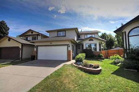88 Sundown Green SE Calgary, AB T2X 2Y5