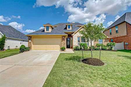 207 Round Lake Dr Rosenberg, TX 77469