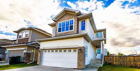 78 Bridlemeadows Common SW Calgary, AB T2Y 5C4