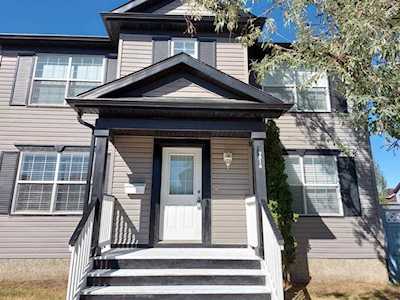 7916 Martha's Haven Park Calgary, AB T3J 4H5