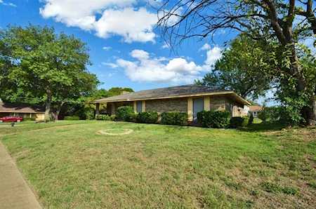 955 Magnolia Lane Lancaster, TX 75146
