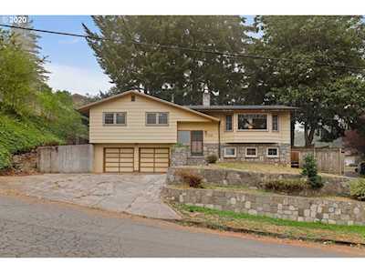 13726 SE Schiller St Portland, OR 97236