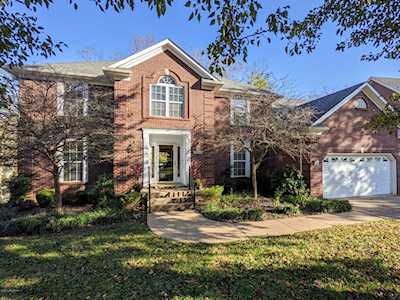 7024 Wooded Meadow Rd Louisville, KY 40241