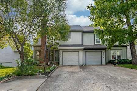 7604 Long St Lenexa, KS 66216