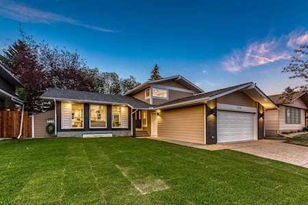 216 Parkview Crescent SE Calgary, AB t2j 4n7
