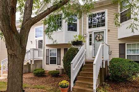 508 E Victoria Circle North Aurora, IL 60542