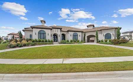 5200 E Verde Circle Benbrook, TX 76126
