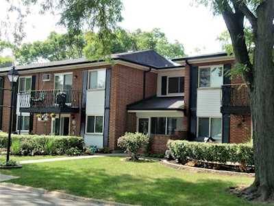 2435 E Brandenberry Ct #2L Arlington Heights, IL 60004