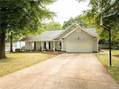 1029 Hawthorne Dr Indian Trail, NC 28079