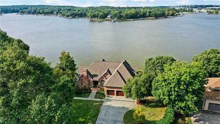 16328 Harbor View Rd Charlotte, NC 28278