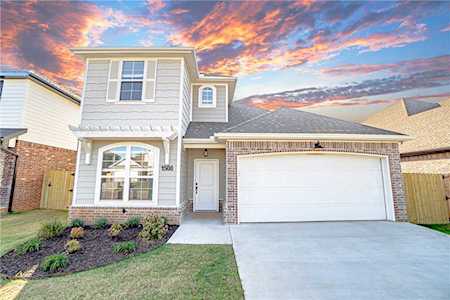 1427 Fifth Ave Lowell, AR 72745