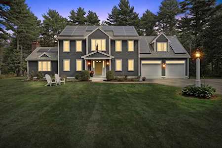 6 Commons Dr Carver, MA 02330