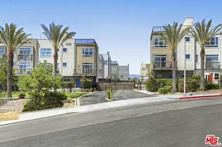 2753 Waverly Drive #706 Los Angeles, CA 90039