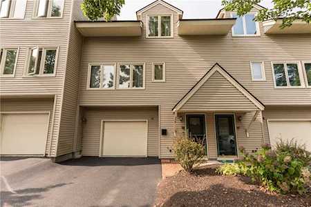 206 Holley Ln Woonsocket, RI 02895