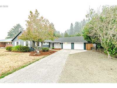 9307 NE Thompson St Portland, OR 97220