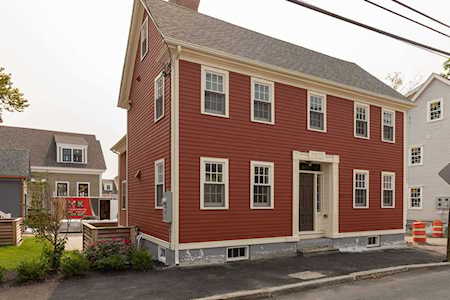 412 Islington St Portsmouth, NH 03801
