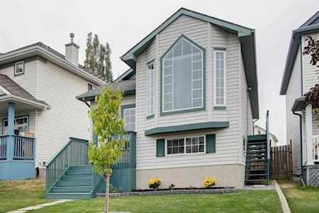 1170 Country Hills Circle NW Calgary, AB T3K 4W8