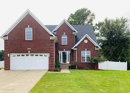7700 Apple Mill Pl Louisville, KY 40228