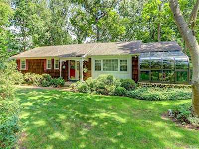 11 Beach Street Miller Place, NY 11764