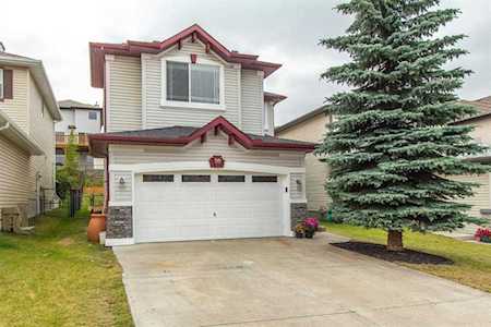 39 Panamount Dr NW Calgary, AB T3K 5L9