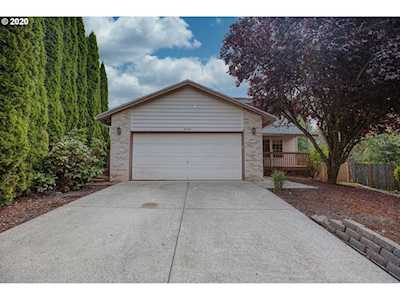 224 NW 8th Ct Hillsboro, OR 97124